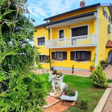 Mit Beheiztem Pool By Interhome Vakantiehuis Kaštel