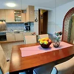 Hébergement de vacances Mit Beheiztem Pool By Interhome Kaštel