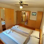 Mit Beheiztem Pool By Interhome Hébergement de vacances *