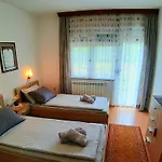Mit Beheiztem Pool By Interhome Hébergement de vacances