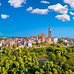 Hébergement de vacances Mit Beheiztem Pool By Interhome *