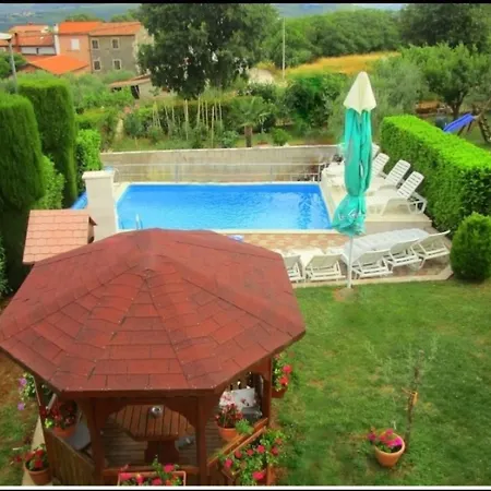 Mit Beheiztem Pool By Interhome Kaštel
