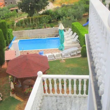 Mit Beheiztem Pool By Interhome بيت للعطل