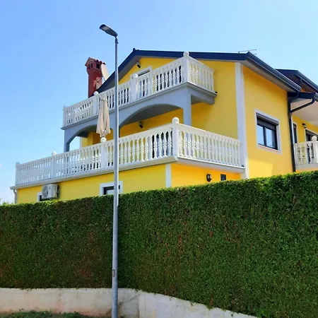 Mit Beheiztem Pool By Interhome * Kaštel