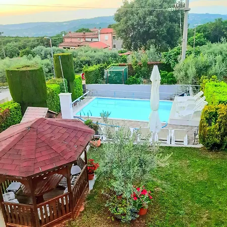 بيت للعطل Mit Beheiztem Pool By Interhome Kaštel