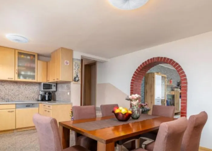 Vakantiehuis Mit Beheiztem Pool By Interhome