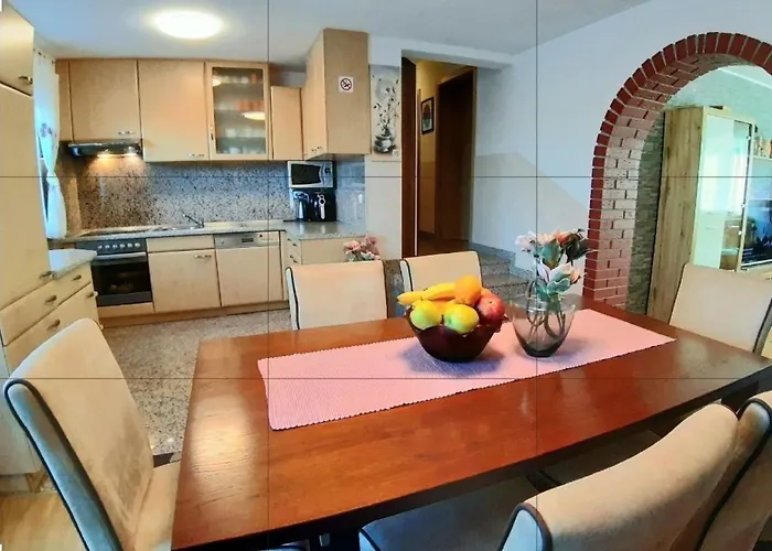 度假居 Mit Beheiztem Pool By Interhome Kaštel