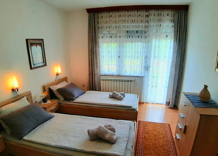 Mit Beheiztem Pool By Interhome Vakantiehuis