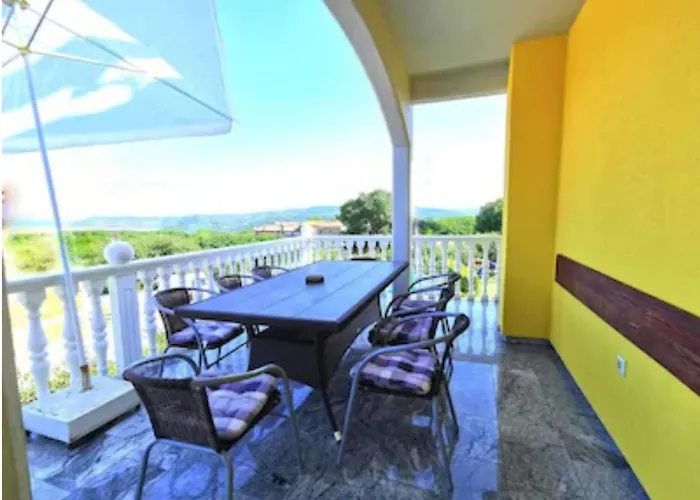 Mit Beheiztem Pool By Interhome Vakantiehuis